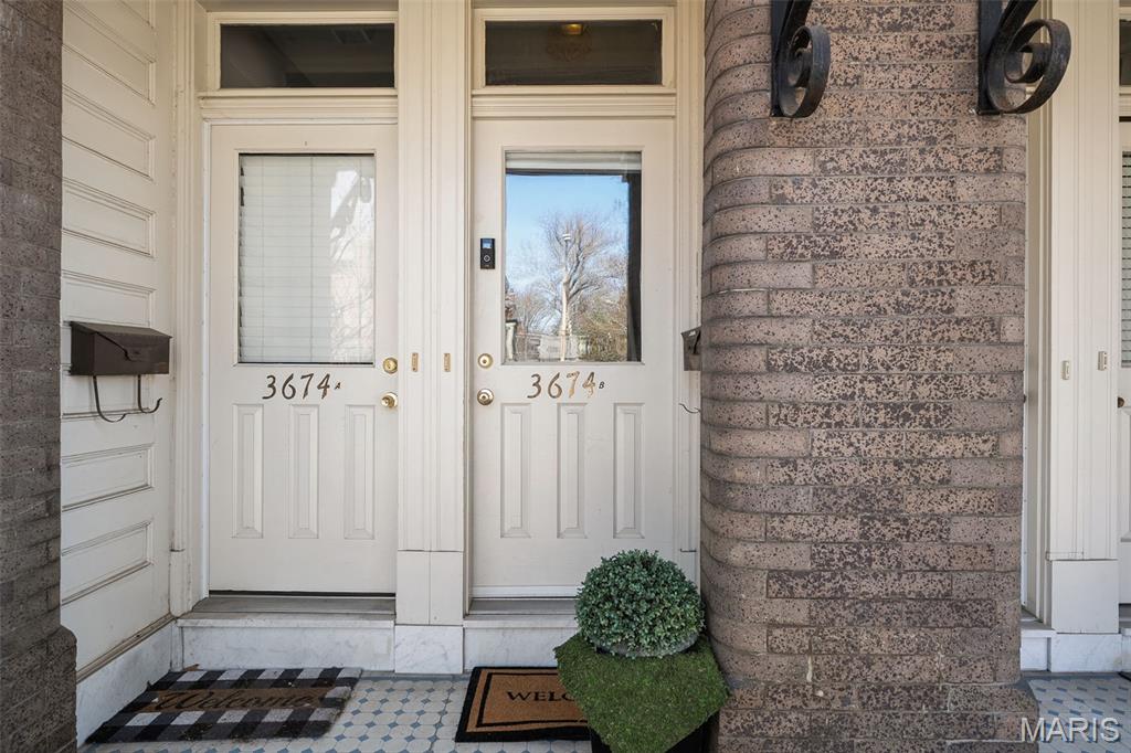 3674-76 Shaw Twnhse Condo - Residential