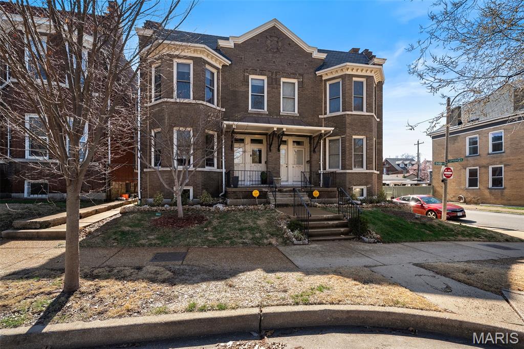 3674-76 Shaw Twnhse Condo - Residential