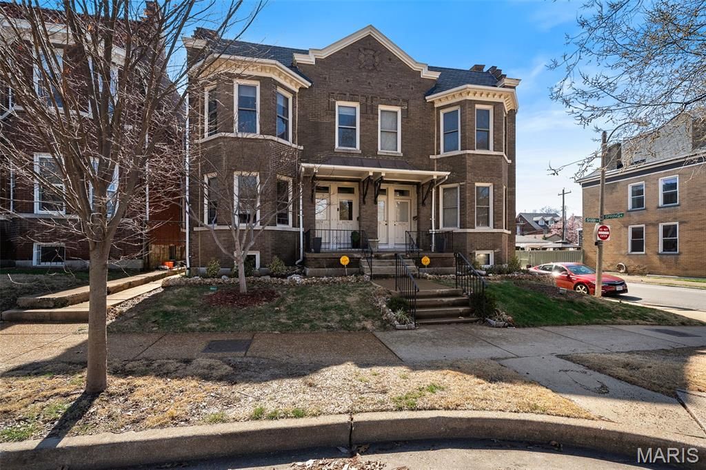 Photo of 3674 Shaw Boulevard #B, St Louis, MO 63110 (MLS # 26013299)