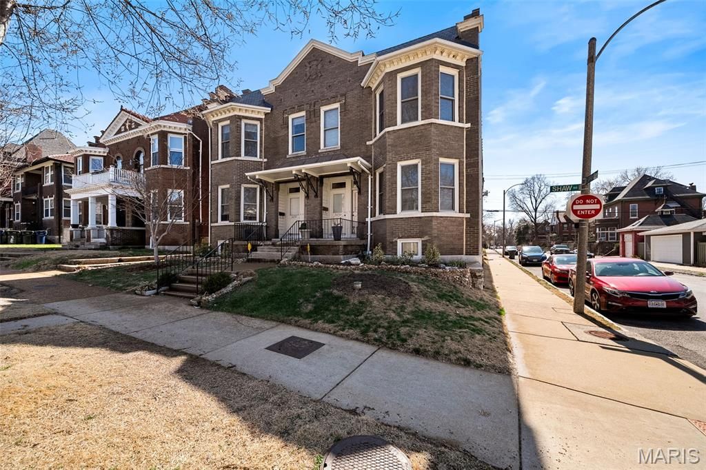 Photo of 3674 Shaw Boulevard #B, St Louis, MO 63110 (MLS # 26013299)