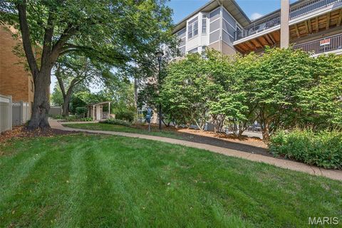 Tiny photo for 950 E Rue De La Banque St #202, Creve Coeur, MO 63141 (MLS # 25066593)