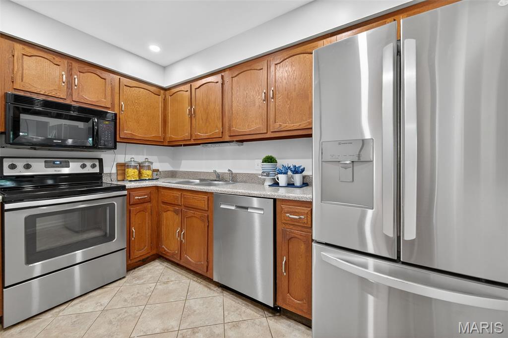 950 E Rue De La Banque 202