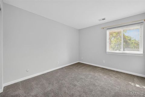 Tiny photo for 950 E Rue De La Banque St #202, Creve Coeur, MO 63141 (MLS # 25066593)