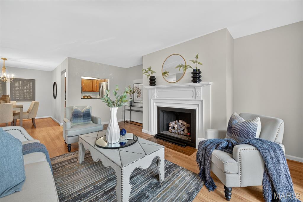 950 E Rue De La Banque 202