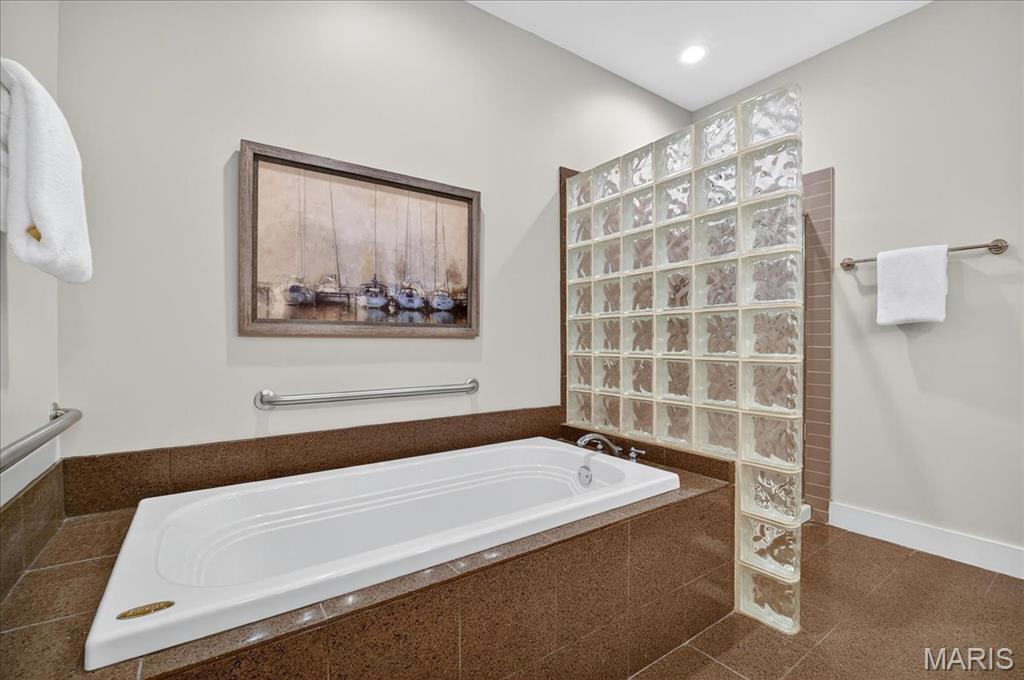 Hi-Pointe Lofts A Condo The - Residential