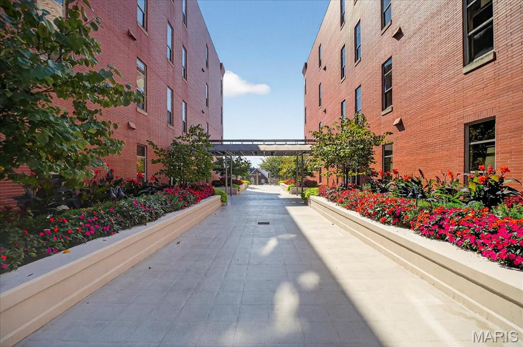 Hi-Pointe Lofts A Condo The - Residential