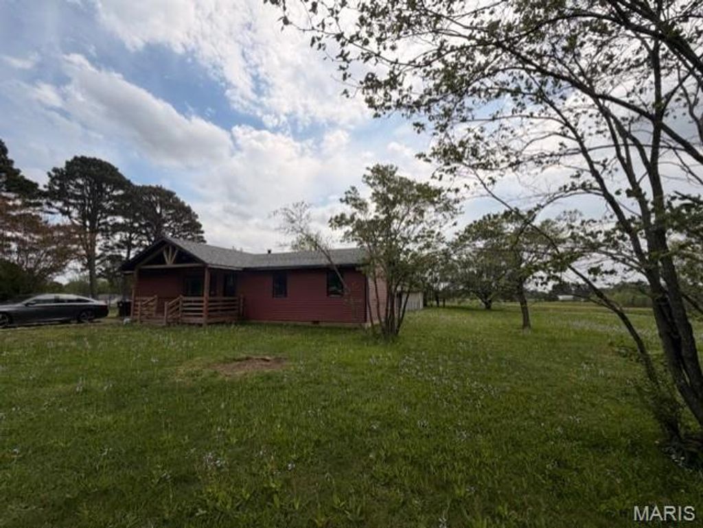 Photo of 4836 Highway M, Poplar Bluff, MO 63901 (MLS # 26023820)