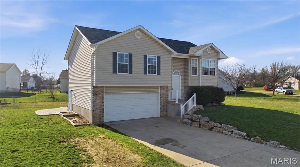 Photo of 111 Joe D Drive, Jonesburg, MO 63351 (MLS # 26013981)