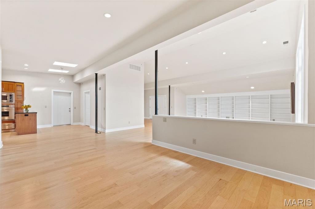 6 Brighton Way Condo - Residential