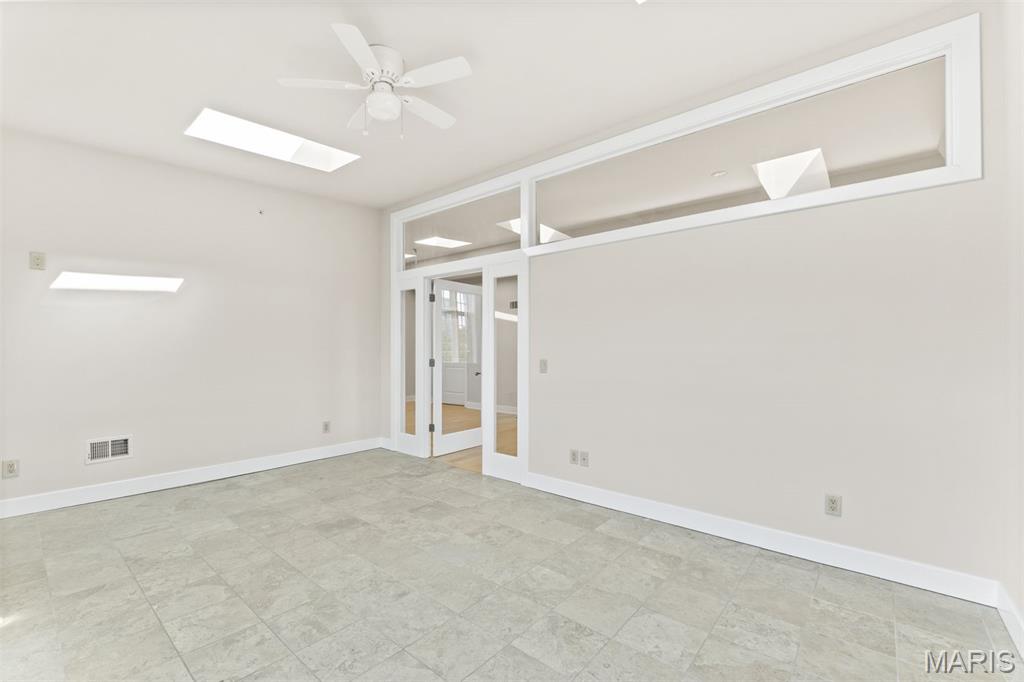 6 Brighton Way Condo - Residential