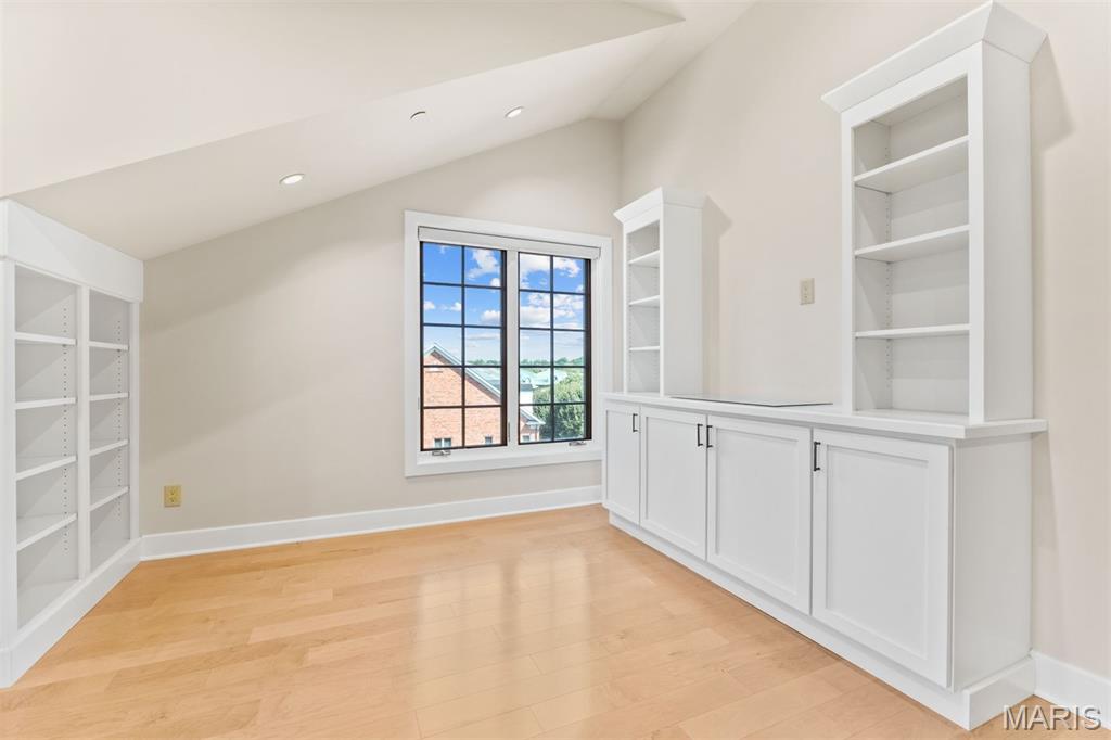 6 Brighton Way Condo - Residential