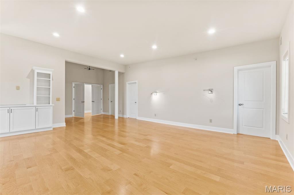 6 Brighton Way Condo - Residential