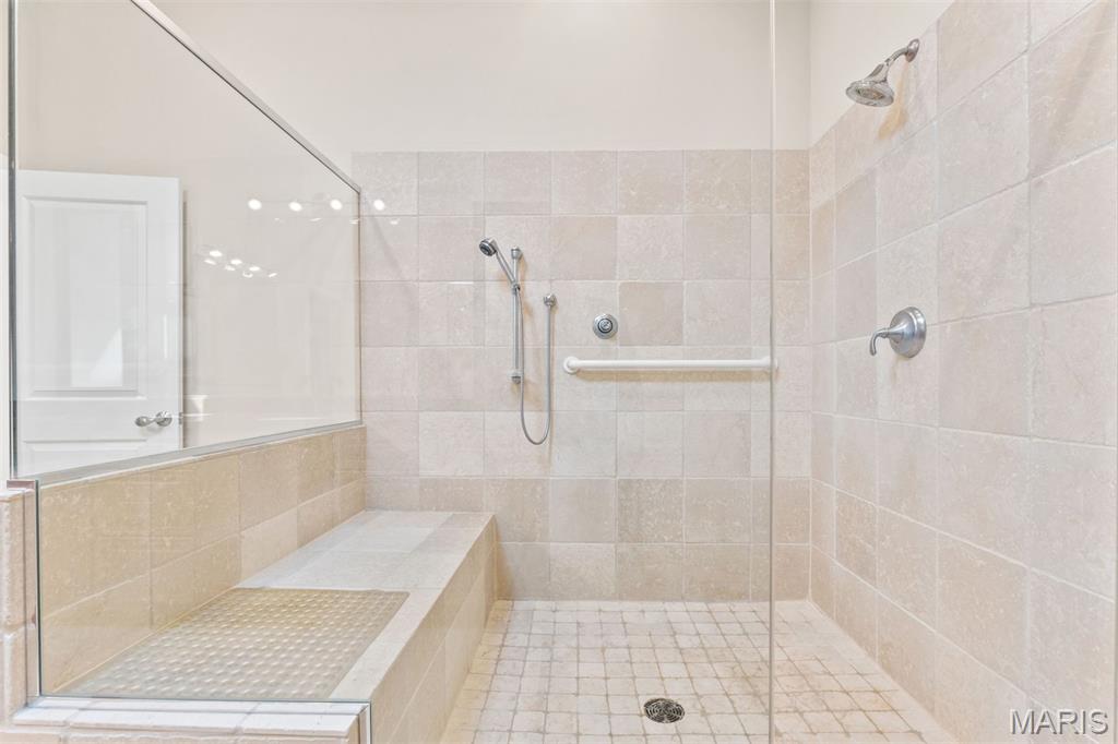 6 Brighton Way Condo - Residential