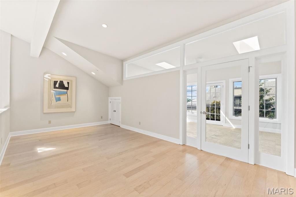 6 Brighton Way Condo - Residential