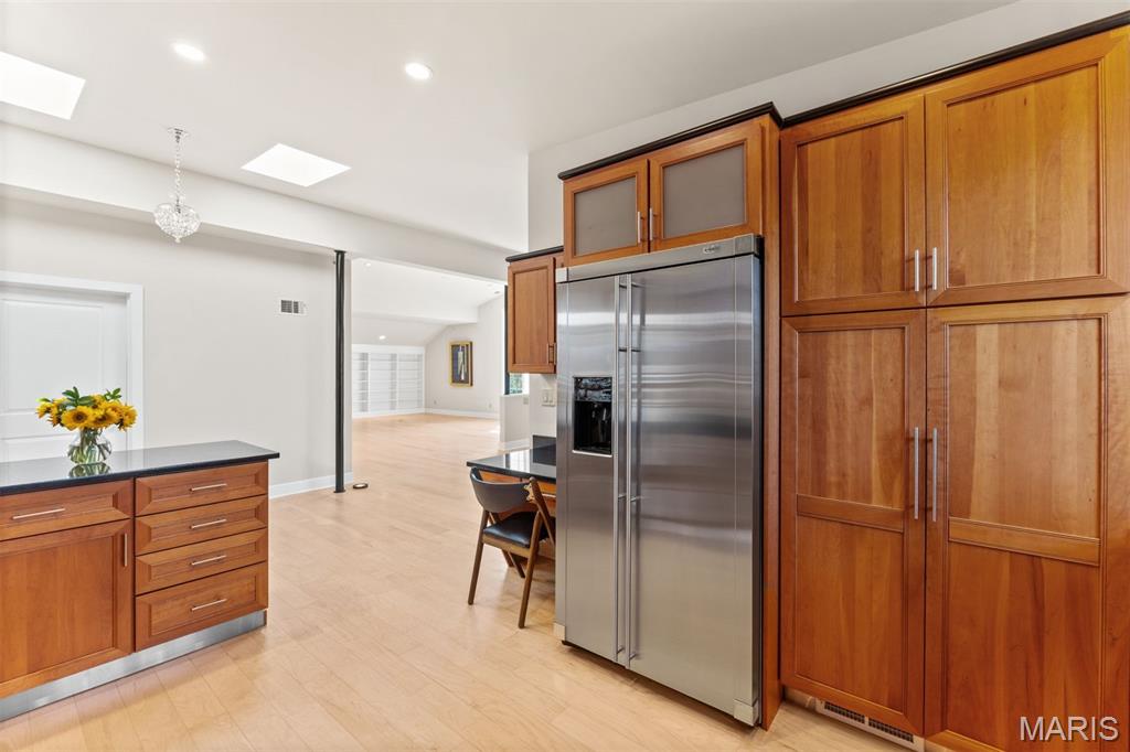 6 Brighton Way Condo - Residential