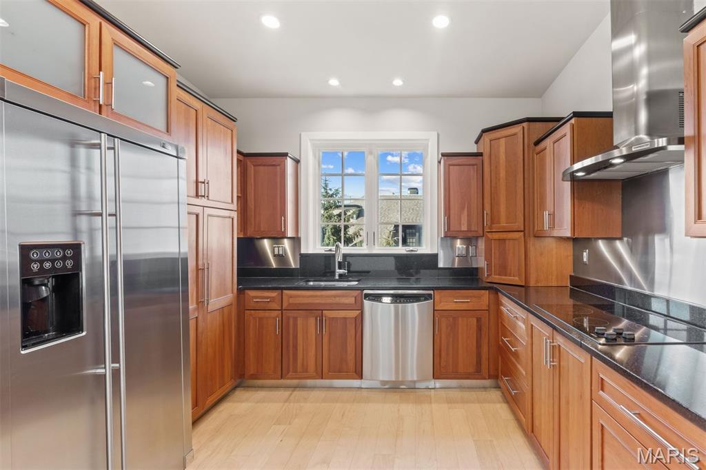 6 Brighton Way Condo - Residential