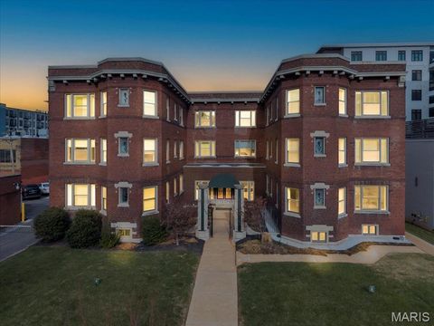 Photo of 4561 Laclede Avenue #4FE, St Louis, MO 63108 (MLS # 25081730)