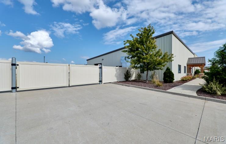 305 Parkway Industrial Drive