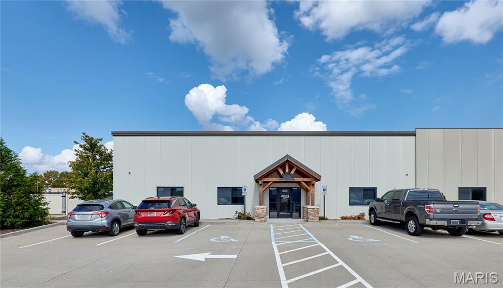 305 Parkway Industrial Drive