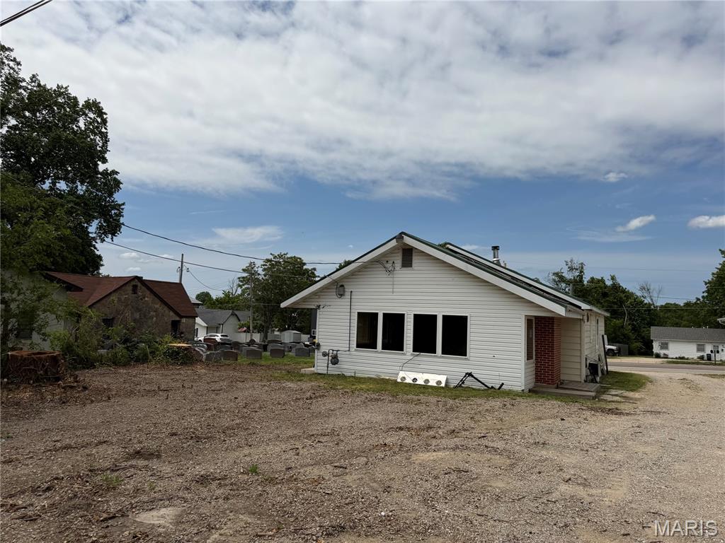 Hewitt - Commercial Sale
