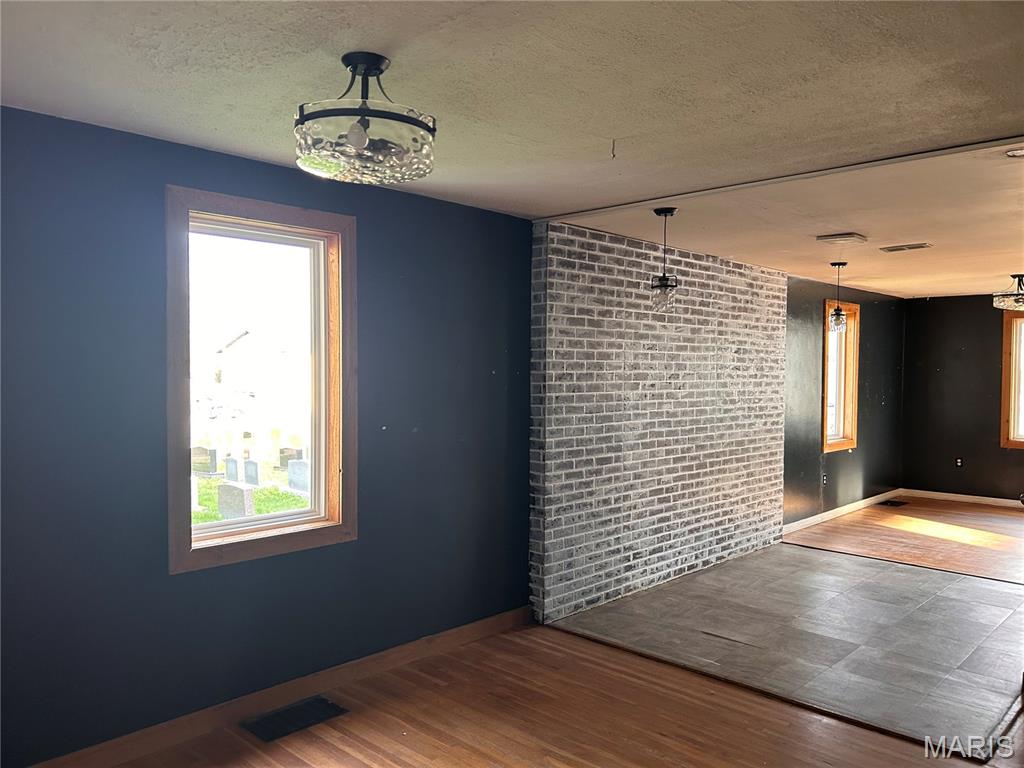 Hewitt - Commercial Sale