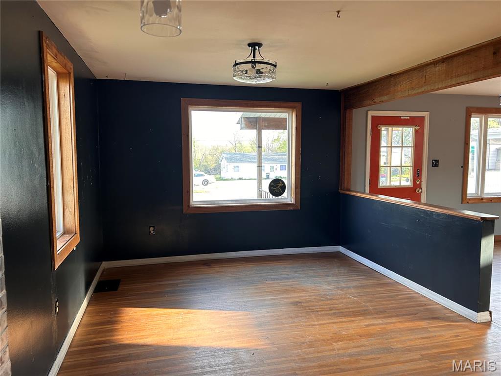 Hewitt - Commercial Sale