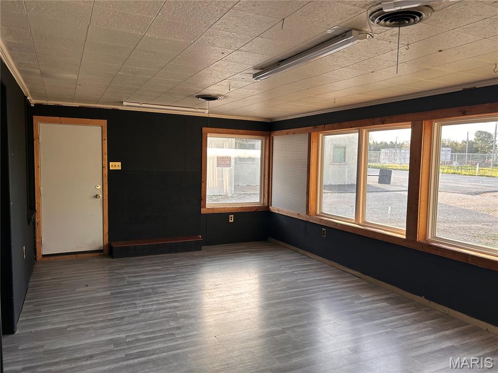 Hewitt - Commercial Sale