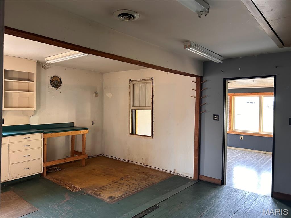 Hewitt - Commercial Sale