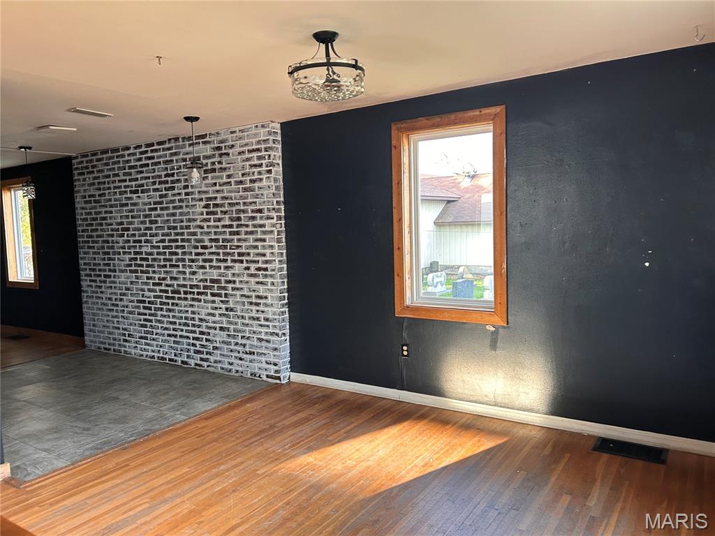 Hewitt - Commercial Sale