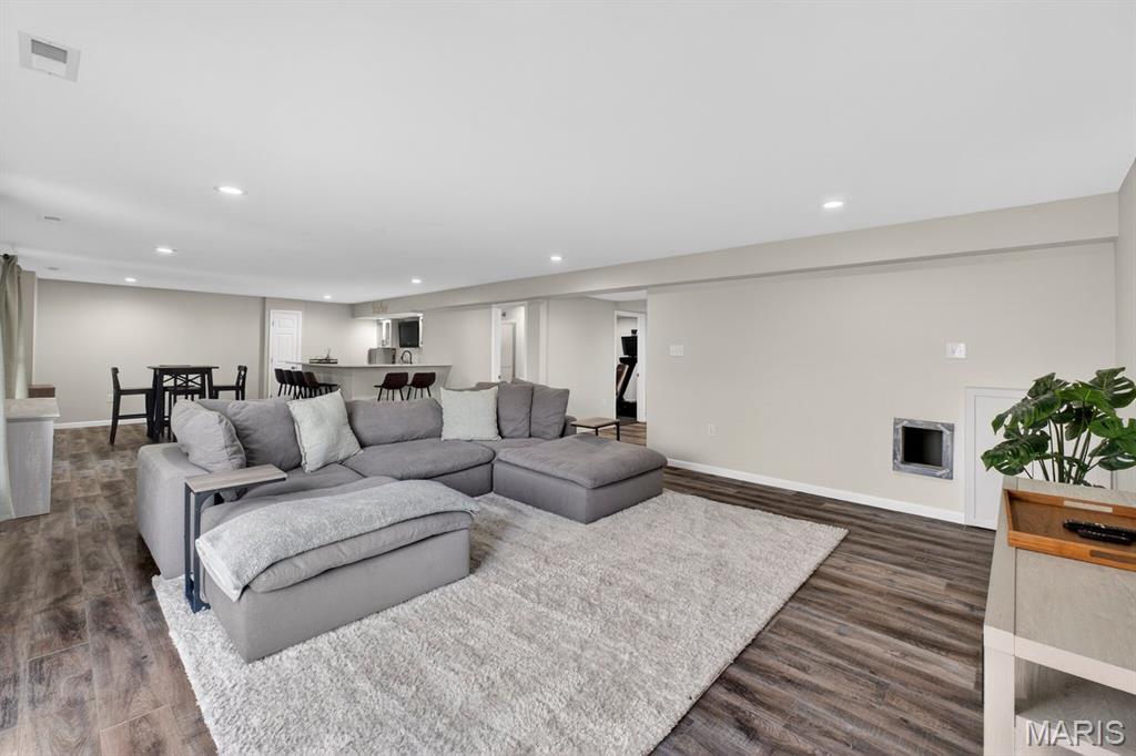 Countryshire #2 - Residential