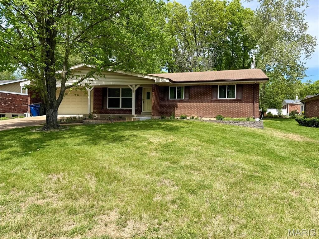Photo of 1003 Mallow Drive, Ellisville, MO 63011 (MLS # 26022470)