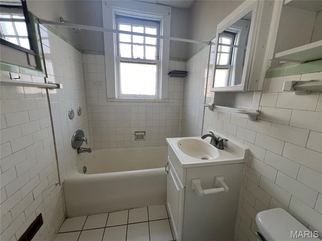 Richs - Residential Lease