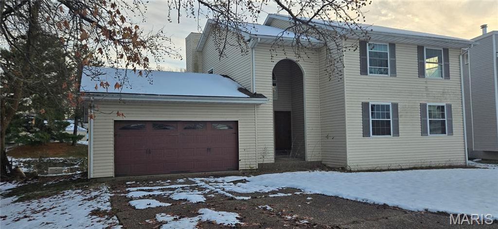 Photo of 14 Bayside Court, Lake Saint Louis, MO 63367 (MLS # 25079705)