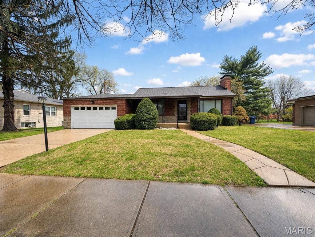 Photo of 5433 Donovan Avenue, St Louis, MO 63109 (MLS # 26019506)
