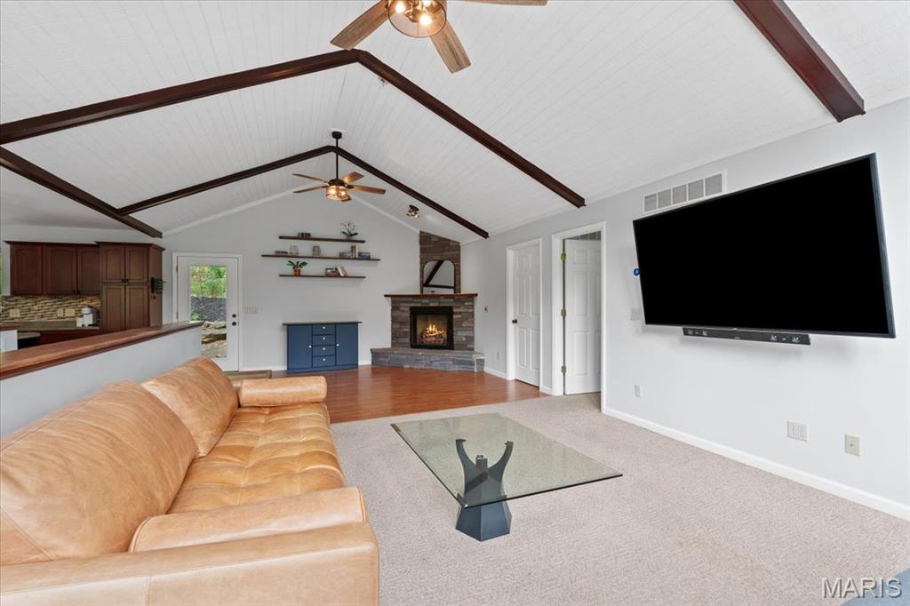 2025 Moat Lane 1513