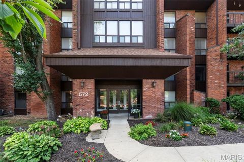 572 Coeur De Royale Drive 105 Creve Coeur MO 63141