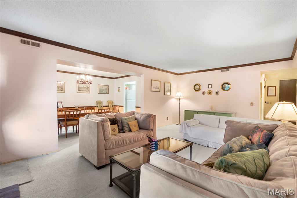 572 Coeur De Royale Drive 105