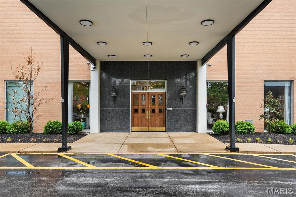 900 S Hanley Road 7B