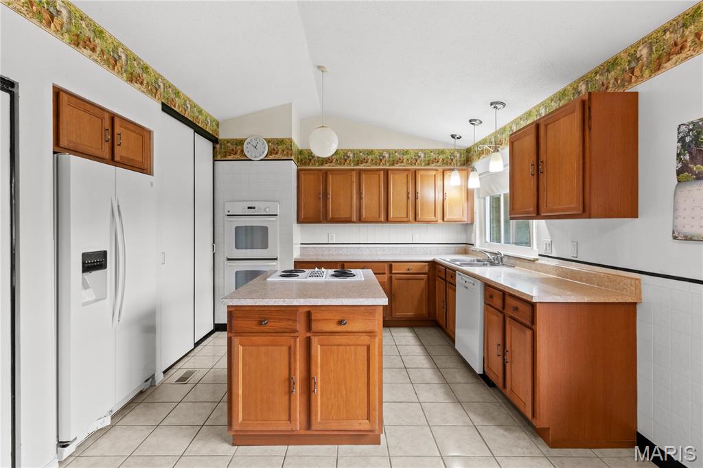 St Peters, Missouri 63376, United States, 3 Bedrooms Bedrooms, ,2 BathroomsBathrooms,Residential,Pending,145070