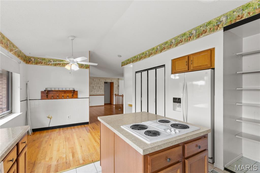 St Peters, Missouri 63376, United States, 3 Bedrooms Bedrooms, ,2 BathroomsBathrooms,Residential,Pending,145070