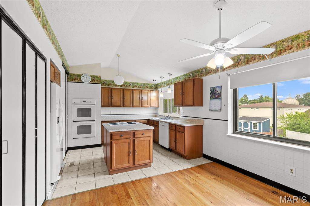 St Peters, Missouri 63376, United States, 3 Bedrooms Bedrooms, ,2 BathroomsBathrooms,Residential,Pending,145070