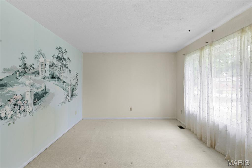 St Peters, Missouri 63376, United States, 3 Bedrooms Bedrooms, ,2 BathroomsBathrooms,Residential,Pending,145070