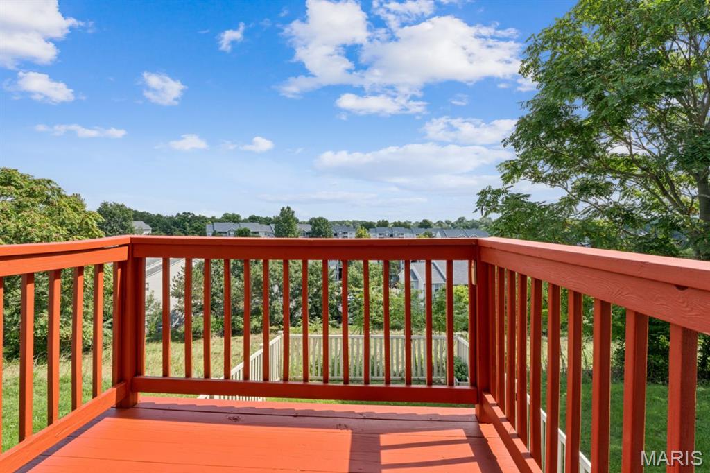 5372 Lakewood Terrace