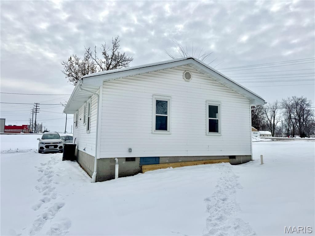 Photo of 905 William Street, Bowling Green, MO 63334 (MLS # 25079636)