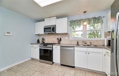 Tiny photo for 1211 Big Bend Road, Ballwin, MO 63021 (MLS # 26009990)