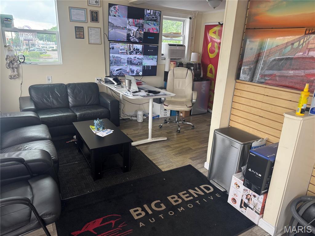 2800 S BIG BEND BLVD