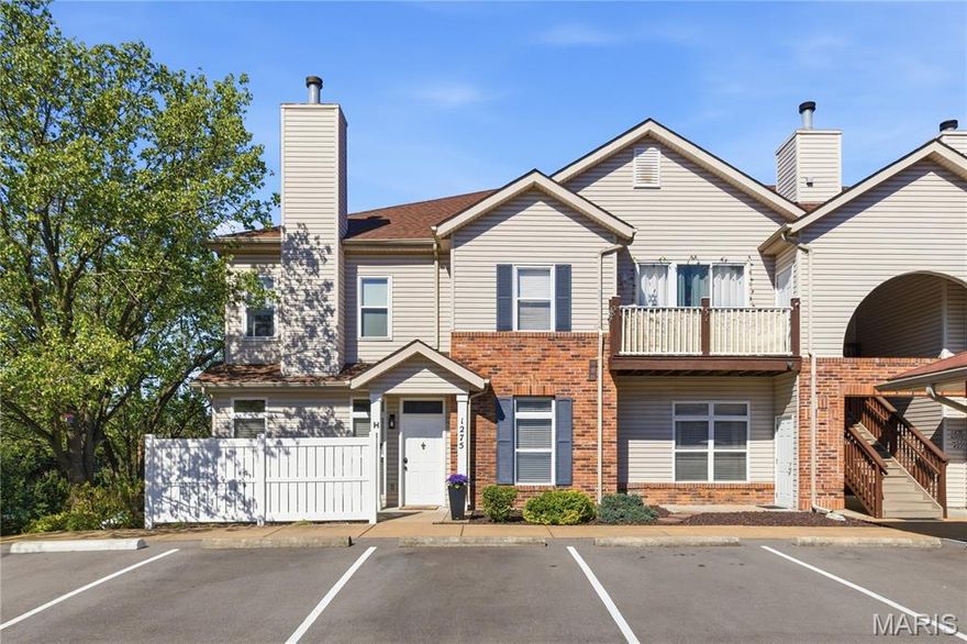 Must see beautiful end unit condo in popular Gardens Circle complex! This 2 bedroom, 2 bath unit is spacious, has massive closets, large kitchen and a lovely living area with a fireplace and tons of natural light. This unit has the added convenience of being ground level and has a great patio space as well!