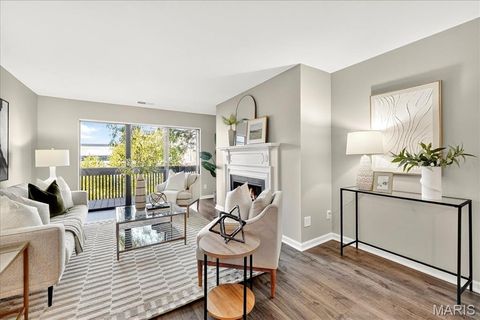 950 E Rue De La Banque 208 Creve Coeur MO 63141