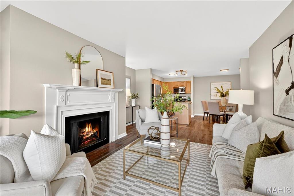 950 E Rue De La Banque 208