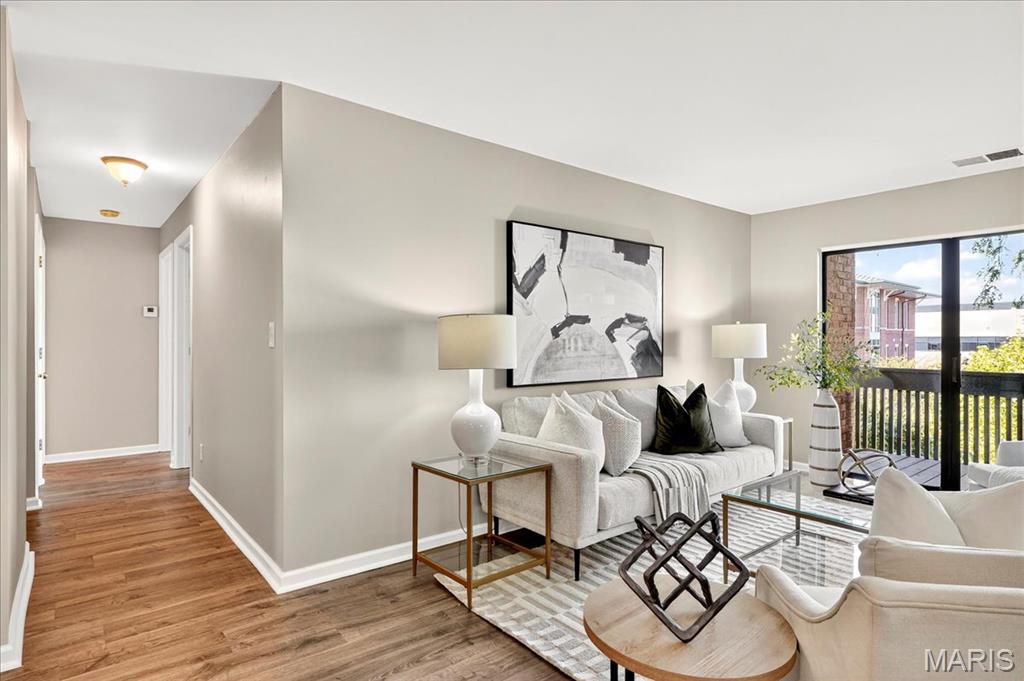 950 E Rue De La Banque 208